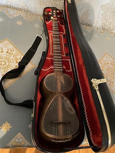 musiqi aleti: Tar gördüyünüz kimi çox gözel veziyyetdedi Azerbaycanda iki 3 denedi o — 1