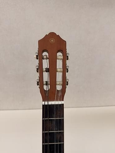 Гитары: Классическая гитара, Yamaha — 2
