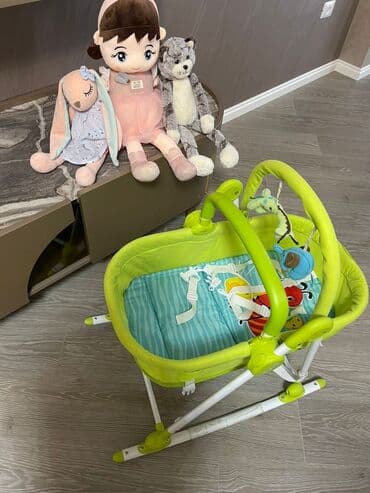 шезлонг детский: Uşaq beşiyi.200 aznden yuxari alinib.Ela veziyyetdedir. 3 cur olur.Hem — 5