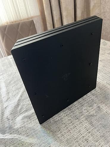 video dvd: PlayStation 4 Pro oyun konsolu paketi - Model: Sony PlayStation 4 Pro — 5