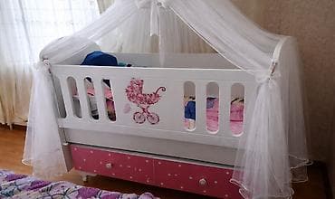 Beşiklər: Qız üçün, Dördbucaq, Beşik, Matras ilə, Yellənmə mexanizmsiz — 1