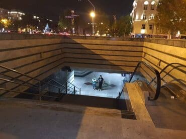 memar əcəmi kirayə ev: Elimlər metrosunun yaxınlığında yaxın yerləşən ümumi sahəsi 80 kv,m — 10