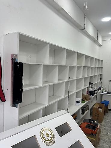 Полочные витрины: Ağ rəngli modul rəf və vitrin sistemi - Material: laminat/LDSP ağ — 2