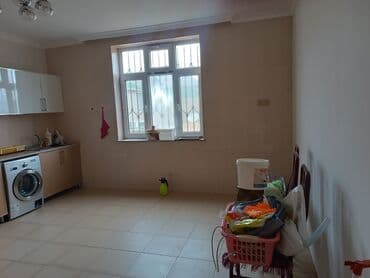 ələt qəsəbəsi: Satılır: geniş və işıqlı mənzil interyeri otag sayı 6tıdır,2 — 16