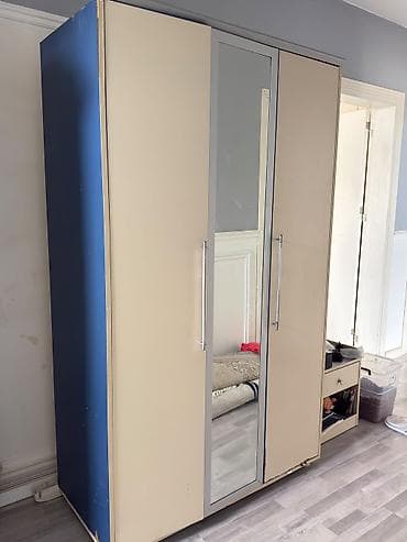 Dolablar: 3 qapılı paltar dolabı - Rəng: bej ön panellər, mavi yan tərəflər — 1