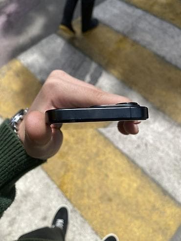 IPhone 15 Pro, 128 GB, Qara, Barmaq izi, Face ID, Simsiz şarj — 4