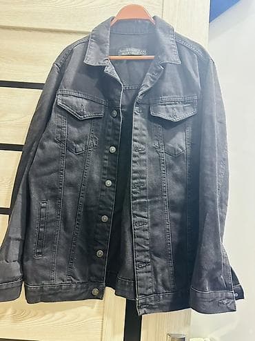 geyim mağazası: Qara denim cins gödəkcə - Kəsim: Klassik cins gödəkcə modeli, düz — 1