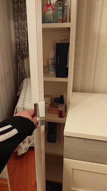 2 mertebe kravatlar: Yataq otağı mebel dəsti. Şifaner hündürlüyü 2m.20sm, 6 qapılı — 2