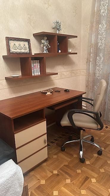 Qiymet dest 180azn İstikbaldan yazi masasi kreslo üst hissədə refle