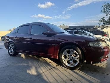 Opel Vectra: 1.8 л | Хэтчбэк — 3