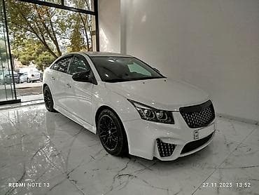 volkswagen passat 2004: Chevrolet Cruze – sedan, ağ rəng, sport üslubunda tam body-kiti ilə — 10