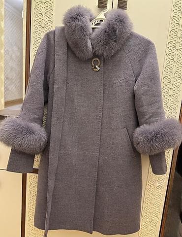 Qadınlar üçün zərif qış palto - Rəng: boz-bənövşəyi ton - Dizayn