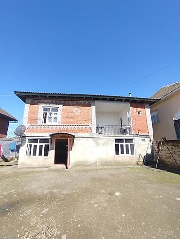 2 mərtəbəli həyət evi - Kərpiclə tikili, möhkəm bünövrə və