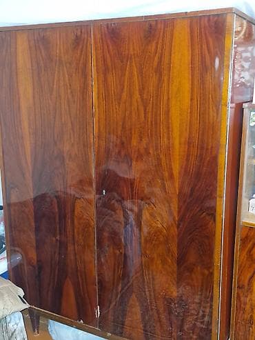 şəkill: 3 qapılı, Siyirməli, Qəhvəyi, Taxta, Açılan, Düz dolab — 1