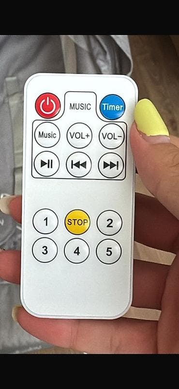 Uşaq mebeli: Oğlan və qız üçün, Yeni, Dördbucaq, Beşik, Dəstsiz, Yellənmə mexanizm ilə — 4