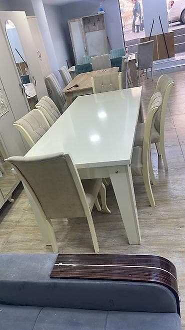 Ağ yemək masası və 6 ədəd stul dəsti
Xırdalan Aaaf Park