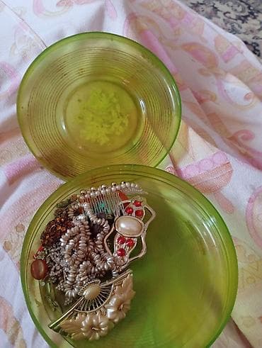 sandık: Akrildən dekorativ qutu – əl işinə bənzər gül motivləri ilə - — 6