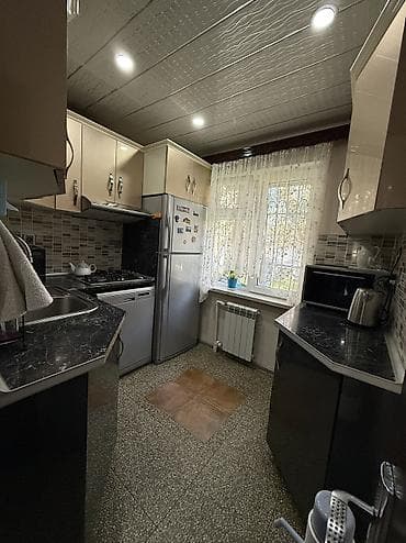Mənzillər: Bakı, 8-ci kilometr, 3 otaqlı, Köhnə tikili, m. Xalqlar Dostluğu, 74 kv. m — 9