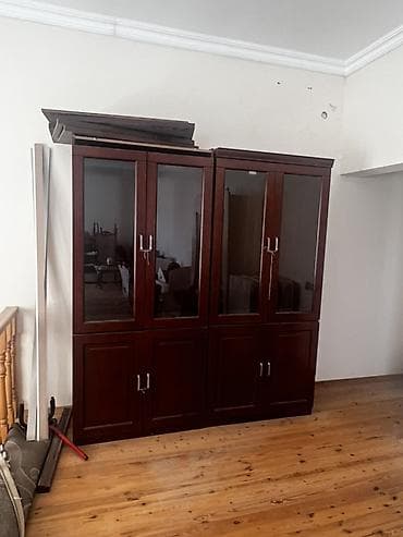 stol taxta: Şkaf-vitrin dəsti - Material: tünd qəhvəyi rəngdə ağac (MDF/taxta — 1