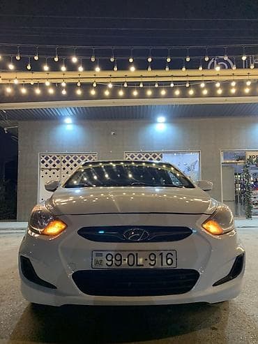 qazel satış: Hyundai Accent sedan — ağ rəng, 4 qapı, kompakt şəhər avtomobili — 3