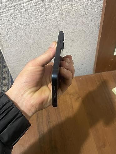 apple notebook: IPhone 13, 128 GB, Face ID — 3