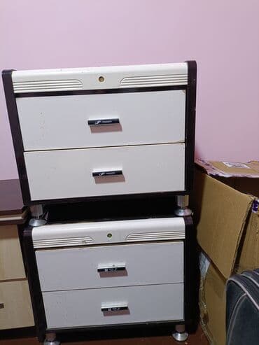 белый рабочий стол: Тумбы — 1