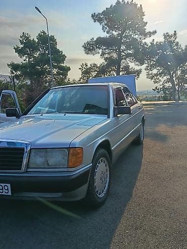 belarus 82 3: Mercedes-Benz 190 (W201): 2 l | 1992 il Sedan — 6