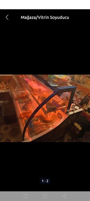 Mağaza/vitrin soyuducu - Ön şüşəli, əyri vitrin dizaynı – məhsulların