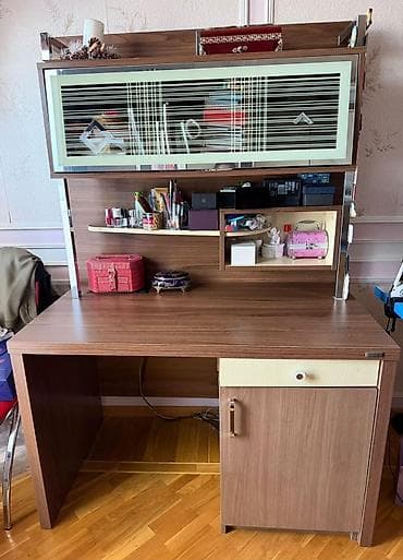 nerj stol: Yazi masasi 130 azn təcili satılır Unvan. Genclik *afa. 8313 — 1