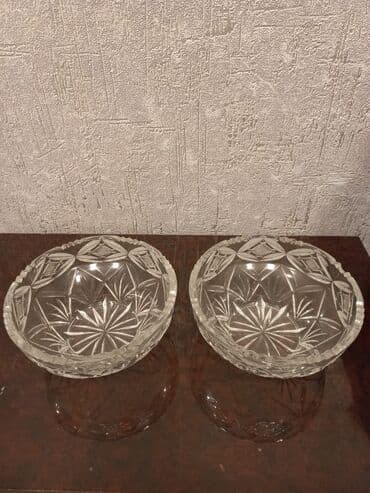 Xrustal meyve qabi satilir. Cutu 30 manat