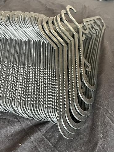 Оборудование для мойки: 1 ədəd 1 manat Məhsul: Qara plastik paltar asqıları dəsti - — 7