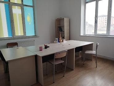 komputer oturacaqlari: Ofis mebeli dəsti Tərkib: - Resepsiyon/qarşılama masası: ağ rəng, ön — 3