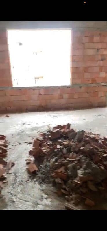 şirvan seherinde tecili satilan evler: 3 otaqlı, Yeni tikili, 137 kv. m — 1