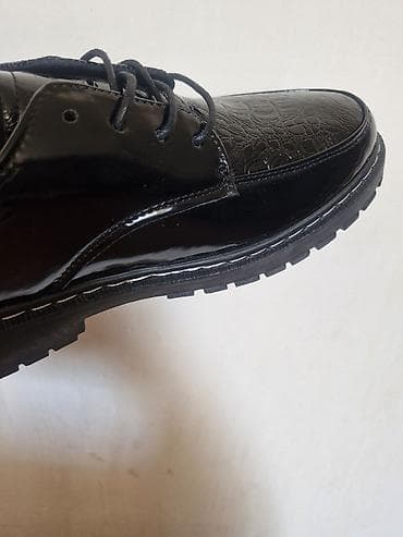 Туфли: Qara laklı dəri ayaqqabı yumuşaq ayaqqabıdı 40 razmerdi alındı dar — 5