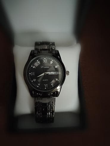 Yeni, Qol saatı, rəng - Qara