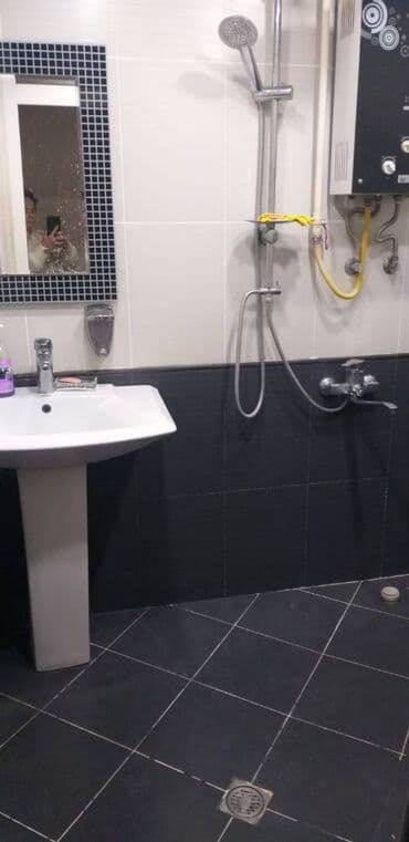 7 ci mikrorayon yeni tikili: Əhmədli metrosuna yaxın Neapol dairəsində neapol şadliq evinə yaxın — 8