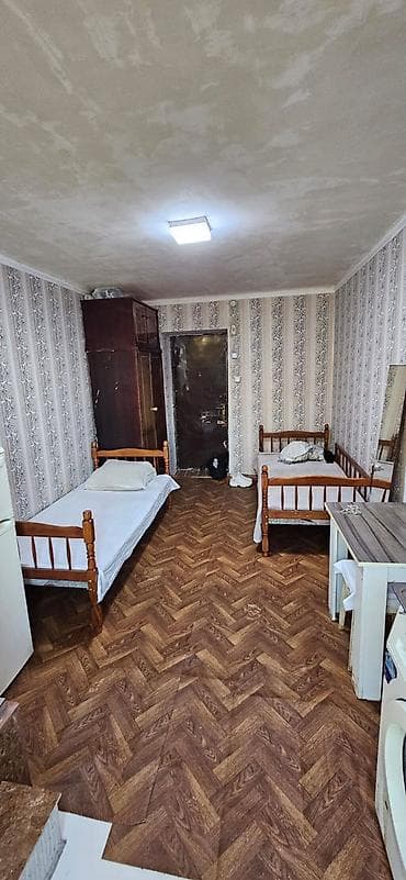 qarayev kiraye ev: Elmler metrosunun yaninda 5/3 1 otagli menzil kiraye verilir. kamunal — 6