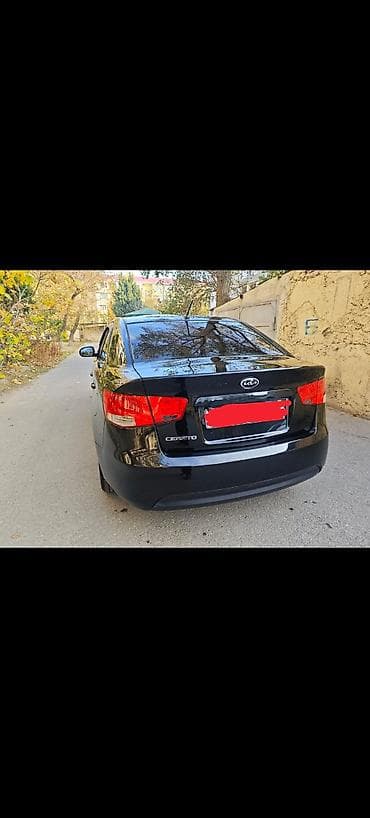 kia k5 2011: Kia Cerato: 1.6 l | 2011 il Sedan — 6