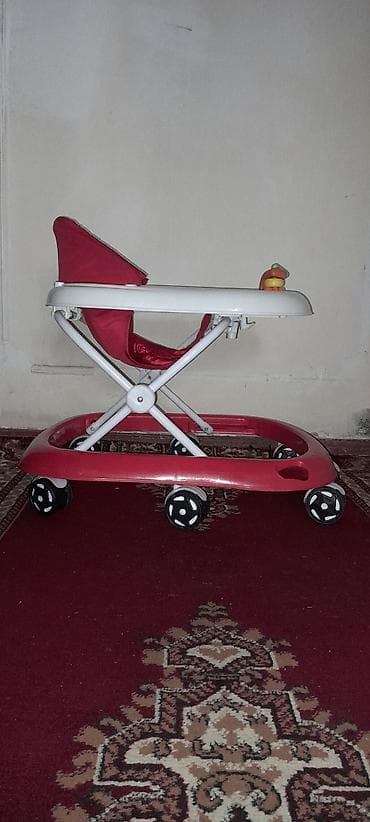 Uşaq gəzdiricisi / yürüteç - Rəng: qırmızı-ağ - 6 təkərli, sabit və