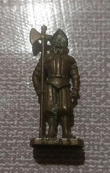 Metal miniatür fiqur – orta əsr halberdçi/mühafizəçi - Material