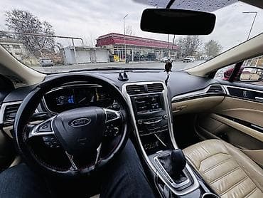 masin elani: Ford Fusion (qırmızı sedan) - Kuzov: 4 qapılı sedan, parlaq qırmızı — 8