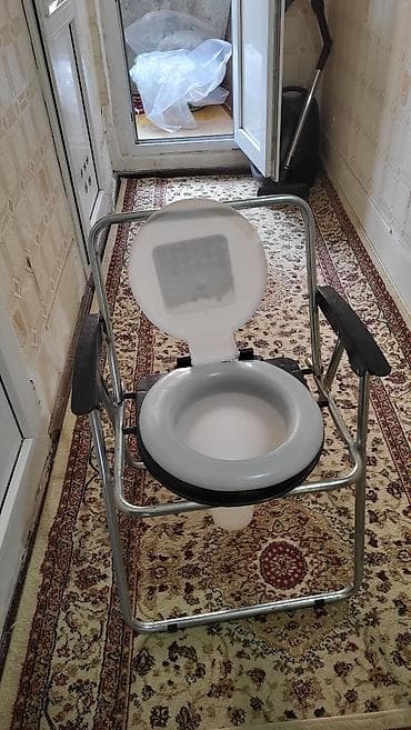 кресло туалет: Köməkçi tualet stulu (komod kreslo) - Portativ, sərt metal karkaslı — 3
