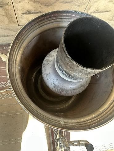 ev kamera: Klassik kömür/sobada yanan samovar - Material: parıldayan metal — 3