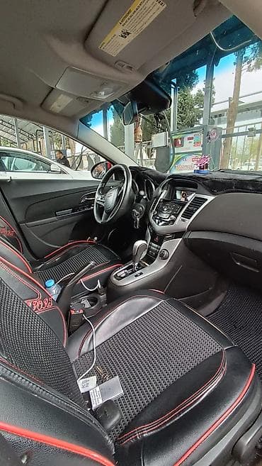 cruze rol: Chevrolet Cruze sedan – qırmızı rəng - Kuzov: 4 qapılı sedan, parlaq — 7