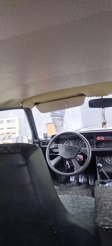 s150 satılır: VAZ 2107, tünd bənövşəyi rəngdə sedan. - Kuzov: klassik “yeddisi” — 7