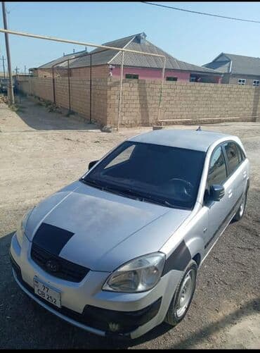Kia: Kia Rio: 1.4 l | 2005 il Hetçbek — 1