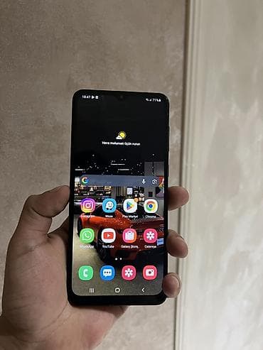 dubai telefonlar: Samsung Galaxy A10, 32 GB, rəng - Qara, Barmaq izi — 4