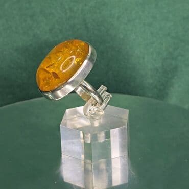 Üzük, Gümüş, Kəhrəba