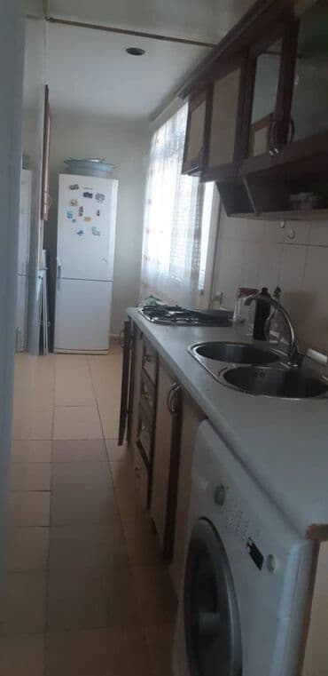 7 mikrorayon: Yeni Guneslide Ab masivində 9 mertebeli binanın 7-ci mərtəbəsində — 6