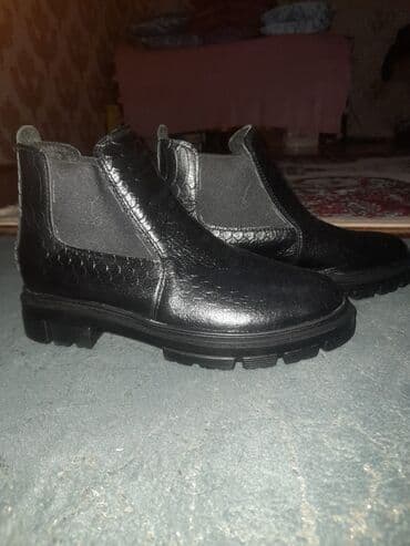 Qara dəri Çelsi tipli kişi botları - Model: Chelsea (yanlarda elastik